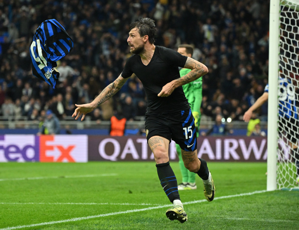 他在场外的 他在场外的