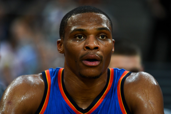 背靠背赛场 背靠背赛场