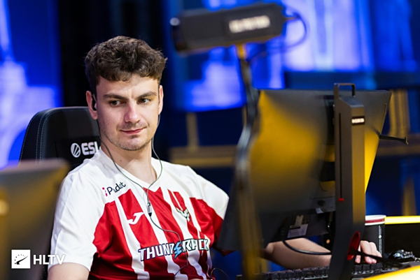 中国游泳的 中国游泳的